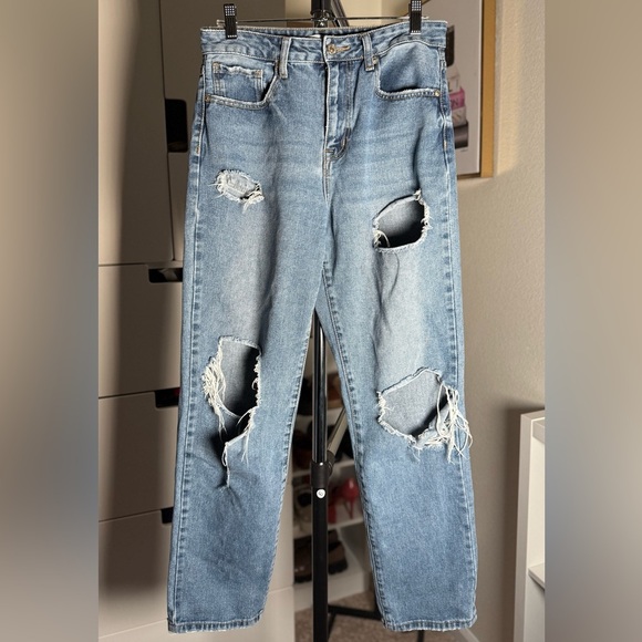 Forever 21 Light Blue Denim High Waisted Mom Jeans Size Medium - Picture 1 of 4